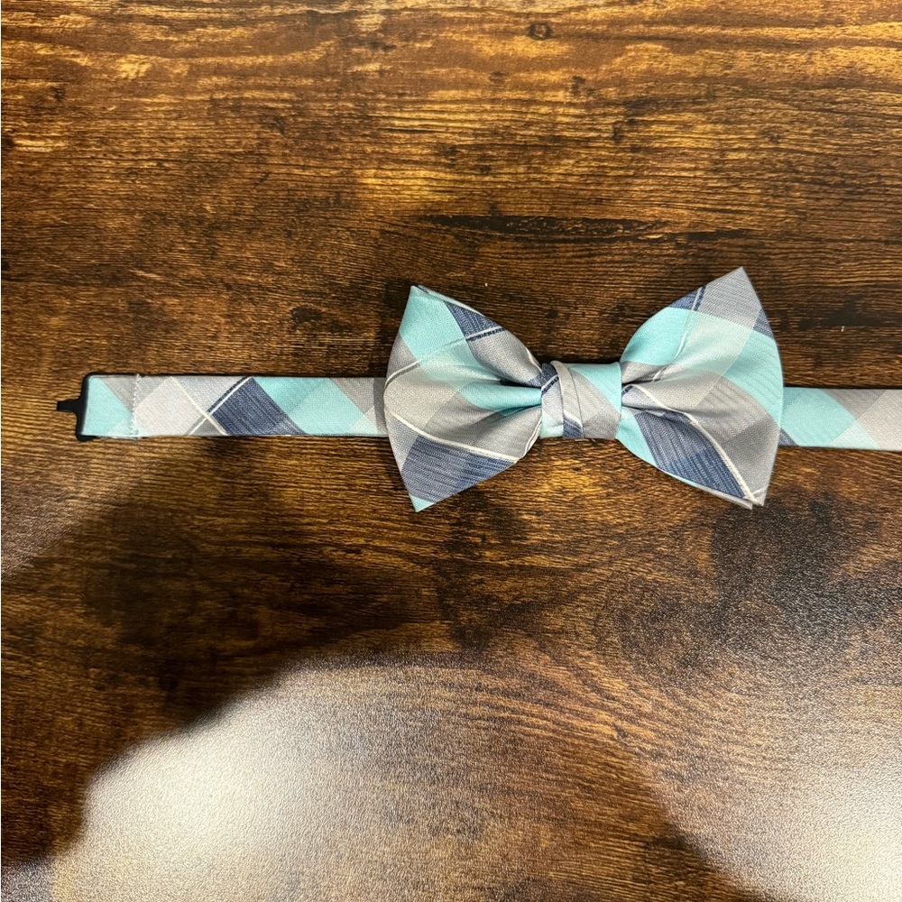 Apt. 9 Bow Ties